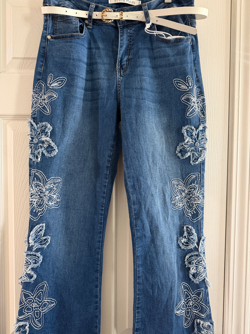 9th & Main Blue Embroidered Floral Wide-Leg Jeans