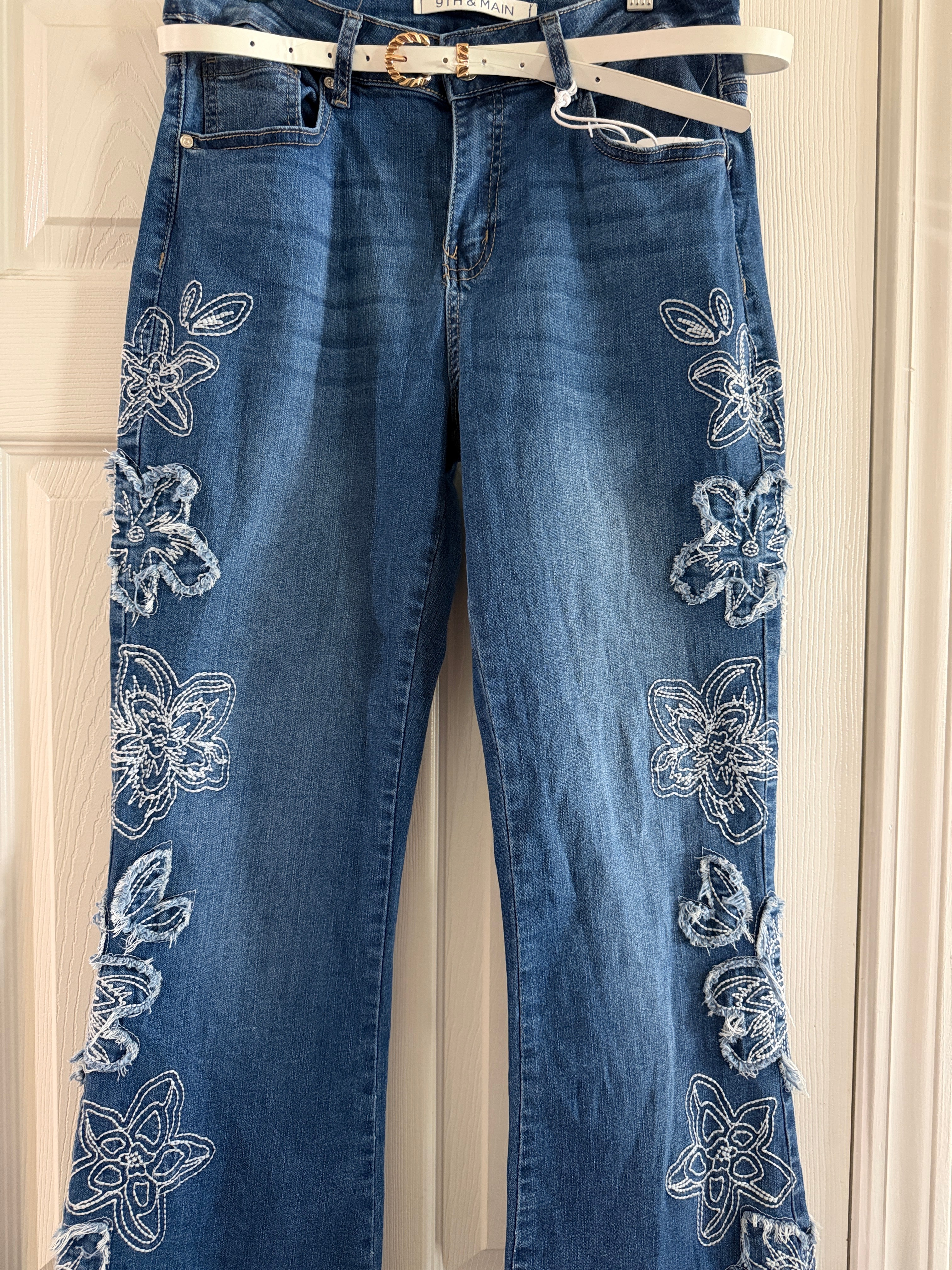 9th & Main Blue Embroidered Floral Wide-Leg Jeans