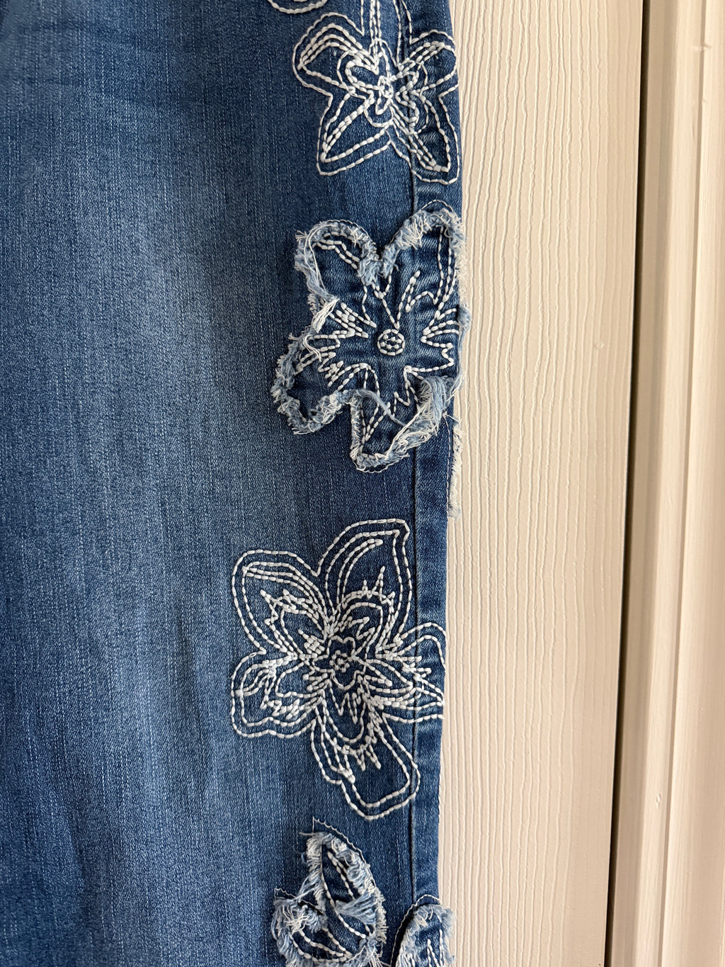 9th & Main Blue Embroidered Floral Wide-Leg Jeans