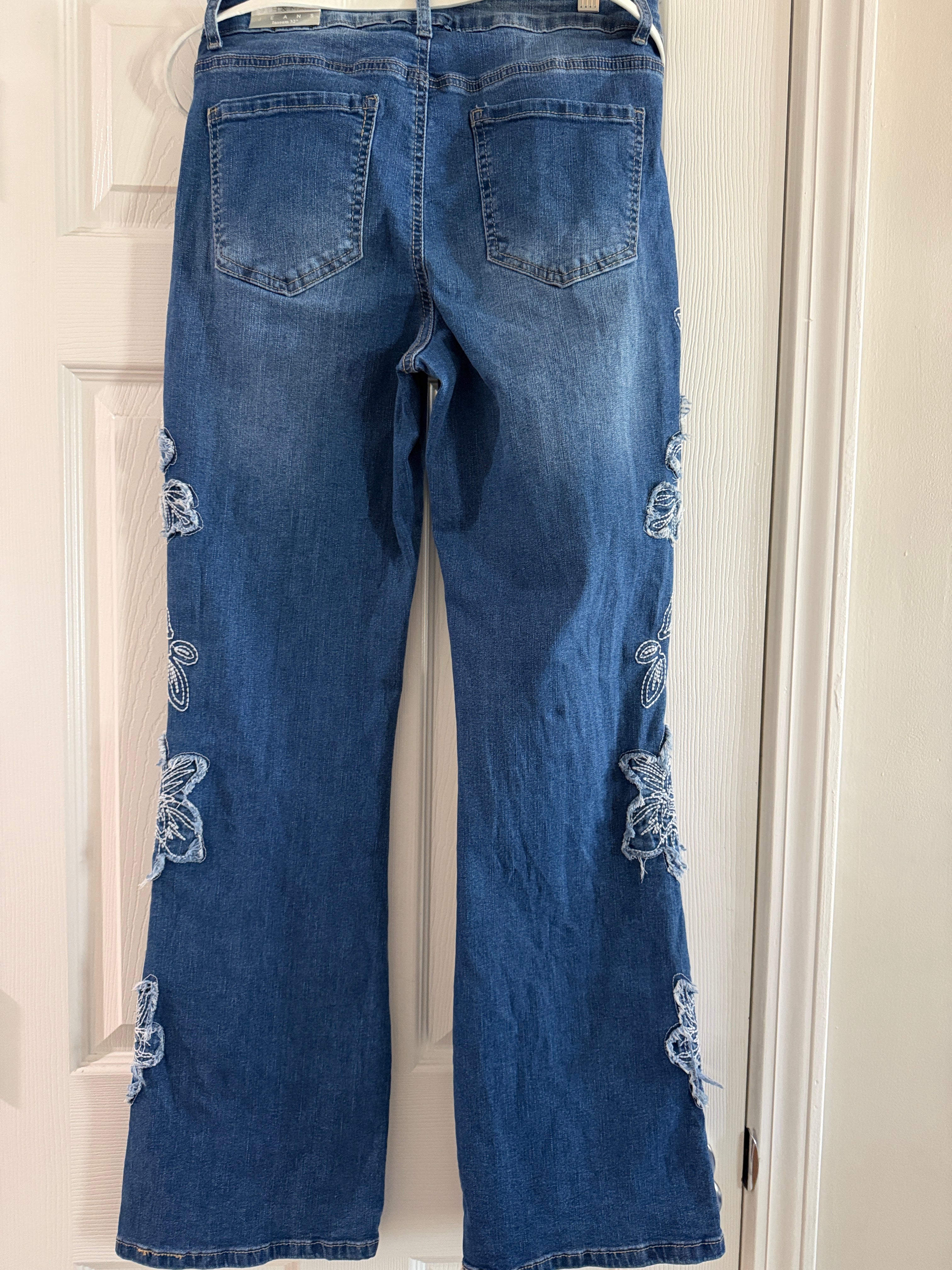 9th & Main Blue Embroidered Floral Wide-Leg Jeans