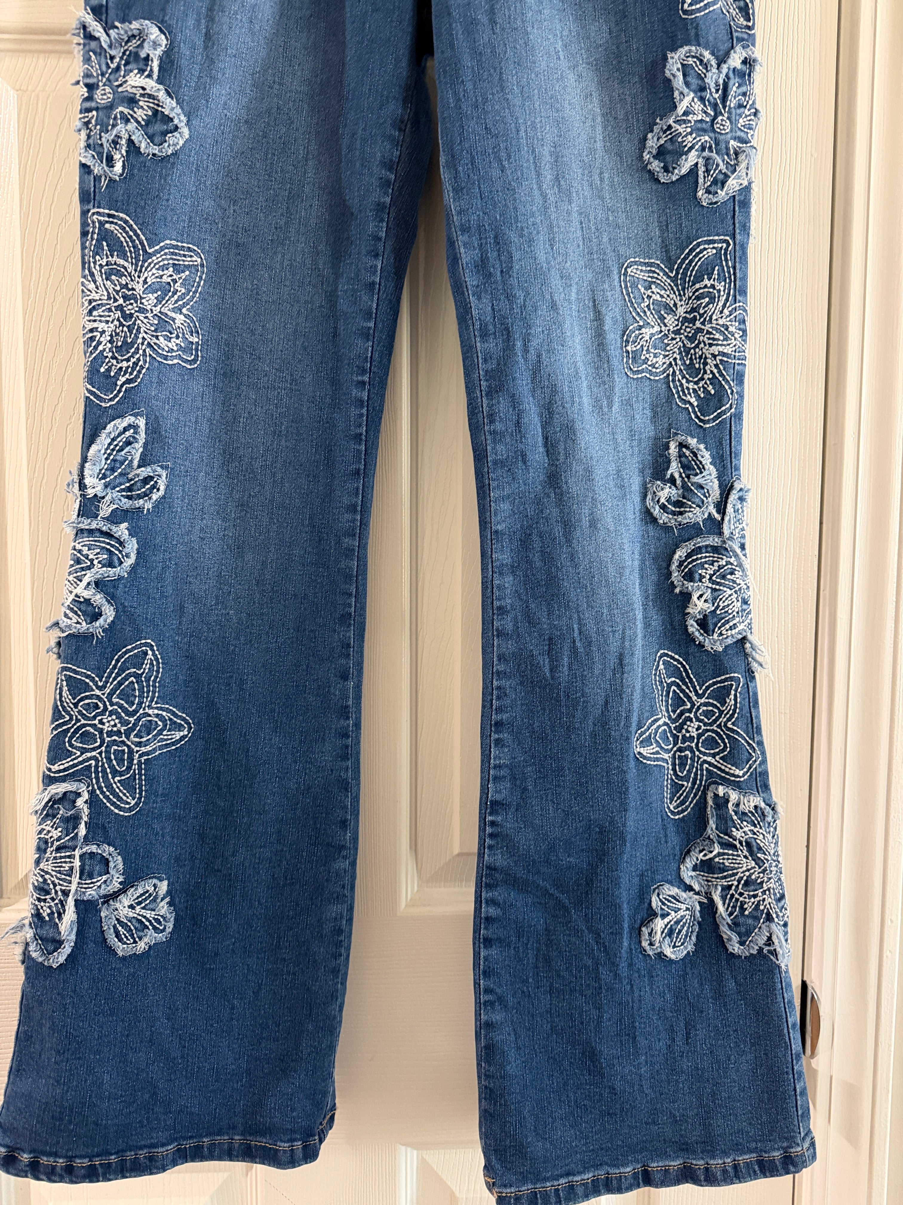 9th & Main Blue Embroidered Floral Wide-Leg Jeans