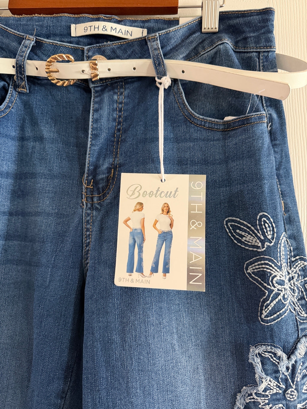 9th & Main Blue Embroidered Floral Wide-Leg Jeans