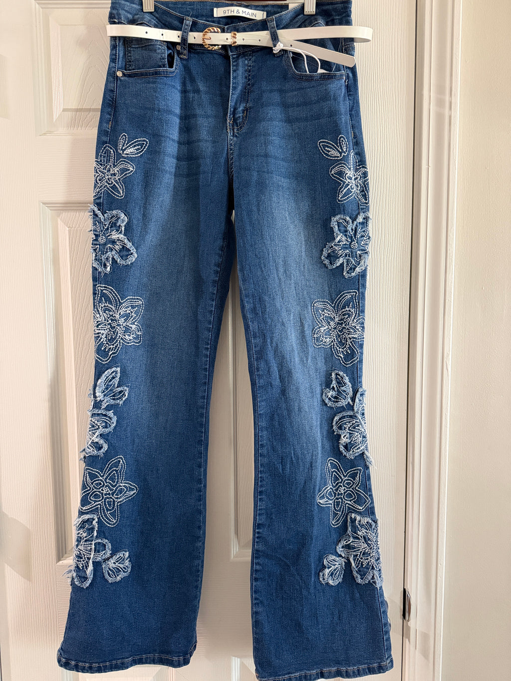 9th & Main Blue Embroidered Floral Wide-Leg Jeans