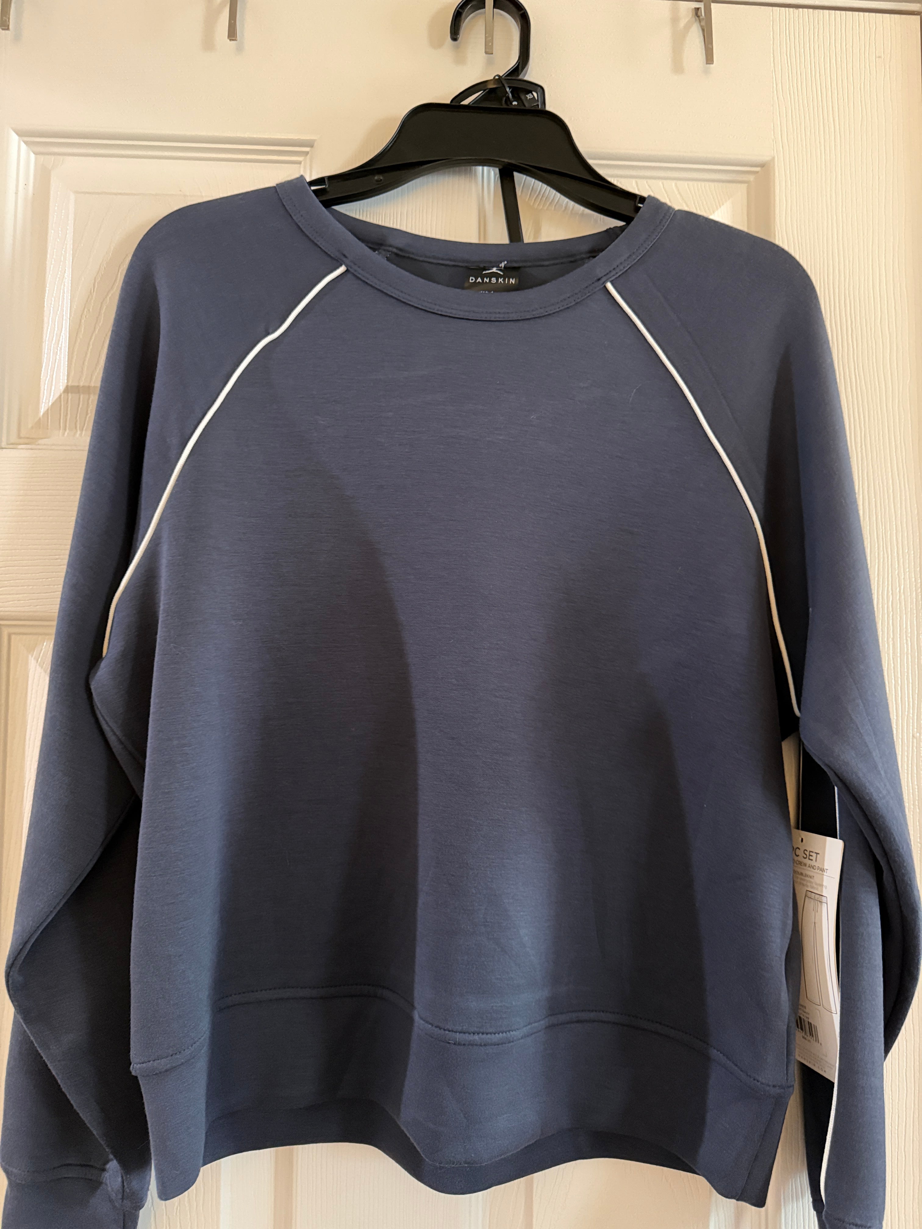 Danskin Navy Lounge Set with White Piping
