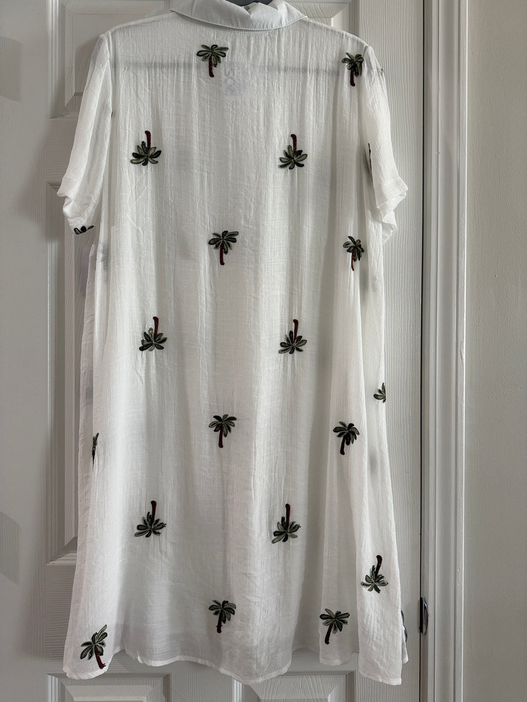 Kindred White Palm-Embroidered Shirt Dress